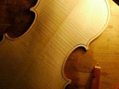 mortaise sur le fond - Thomas Billoux Luthier